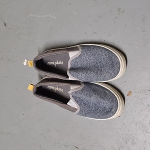 Slip-on Skate Shoes